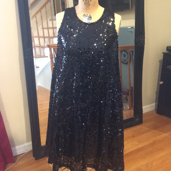 Dress - Picture 1 of 3